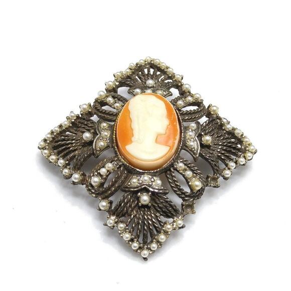 Vintage Cameo Lucite Brooch Pendant Faux Pearl Gold Tone Victorian Style - Picture 3 of 7